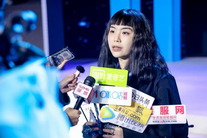 &ldquo;元音#東方&rdquo;第十二屆&ldquo;大浪杯&rdquo;中國(guó)女裝設(shè)計(jì)大賽圓滿收官，作品《逍遙詩(shī)學(xué)》贏得&ldquo;金浪獎(jiǎng)&rdquo;20萬(wàn)，大賽虛擬代言人&ldquo;唯我&rdquo;驚艷亮相！