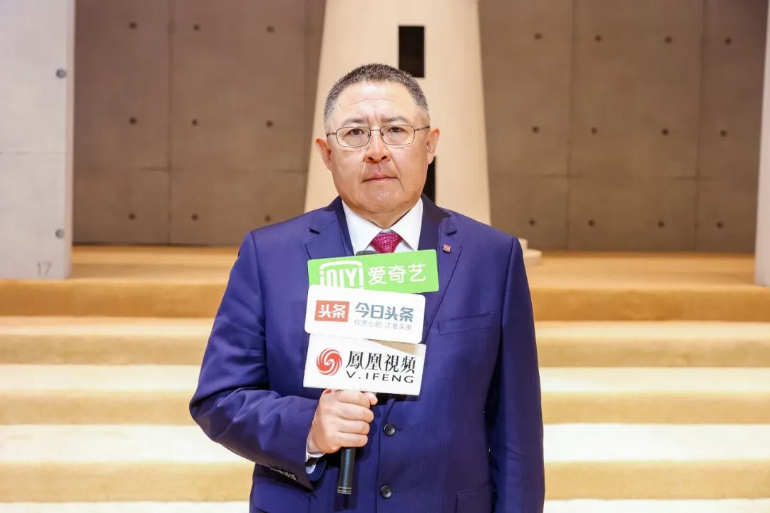  突破與自由，民族服裝定制品牌隆慶祥2023春夏新品發(fā)布會&ldquo;自由之境&rdquo;圓滿舉行