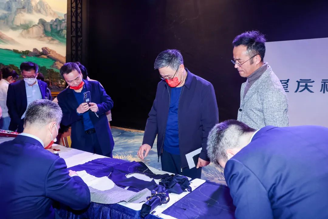  突破與自由，民族服裝定制品牌隆慶祥2023春夏新品發(fā)布會&ldquo;自由之境&rdquo;圓滿舉行