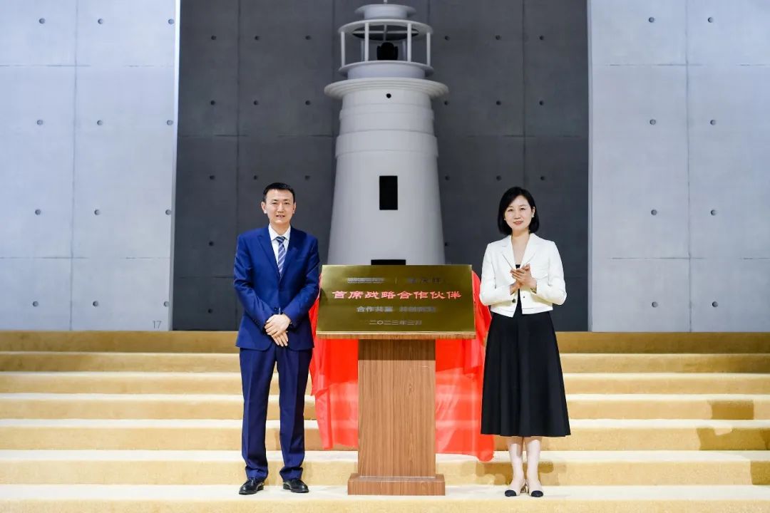  突破與自由，民族服裝定制品牌隆慶祥2023春夏新品發(fā)布會&ldquo;自由之境&rdquo;圓滿舉行