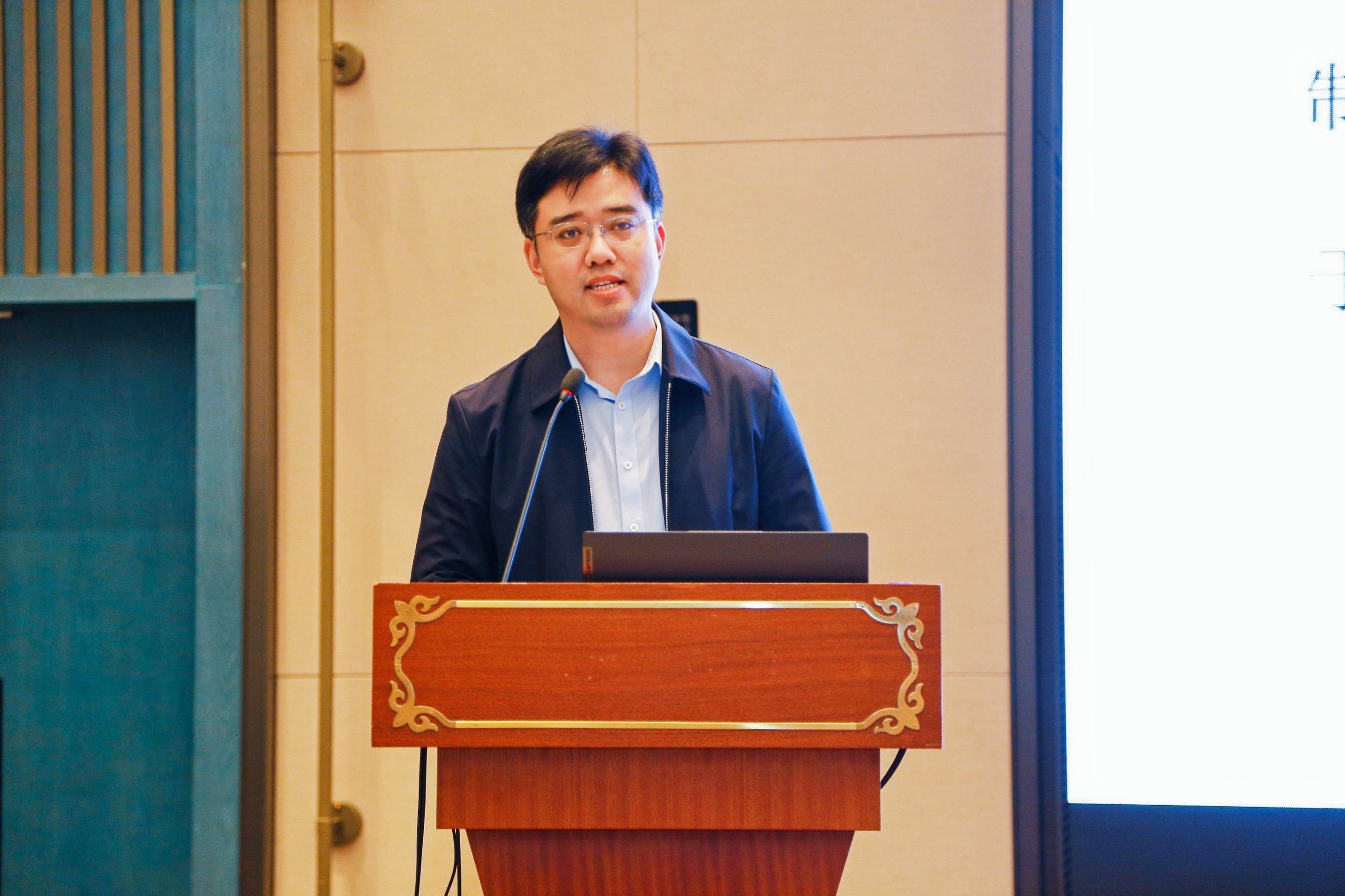 2023年中國校服產(chǎn)業(yè)高質(zhì)量發(fā)展論壇在溫州舉行