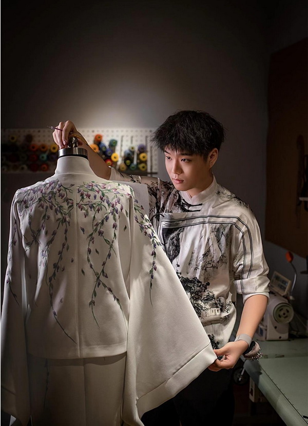 ? 纖維盛典刮起&ldquo;新國(guó)風(fēng)&rdquo;？桐昆 &middot; 中國(guó)纖維流行趨勢(shì)2023/2024劇透！