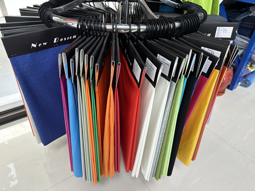 &ldquo;科技、時(shí)尚、綠色、高端&rdquo; 鴻岳紡織步入校服、沖鋒衣面料的良性發(fā)展軌道