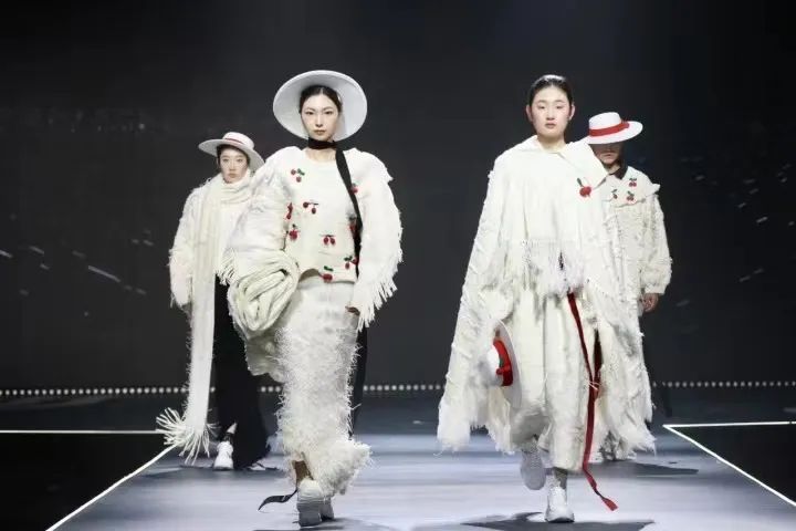 古鎮(zhèn)新時(shí)尚！第八屆&ldquo;濮院杯&rdquo;PH Value中國(guó)針織設(shè)計(jì)師大賽決賽暨頒獎(jiǎng)典禮今天舉行