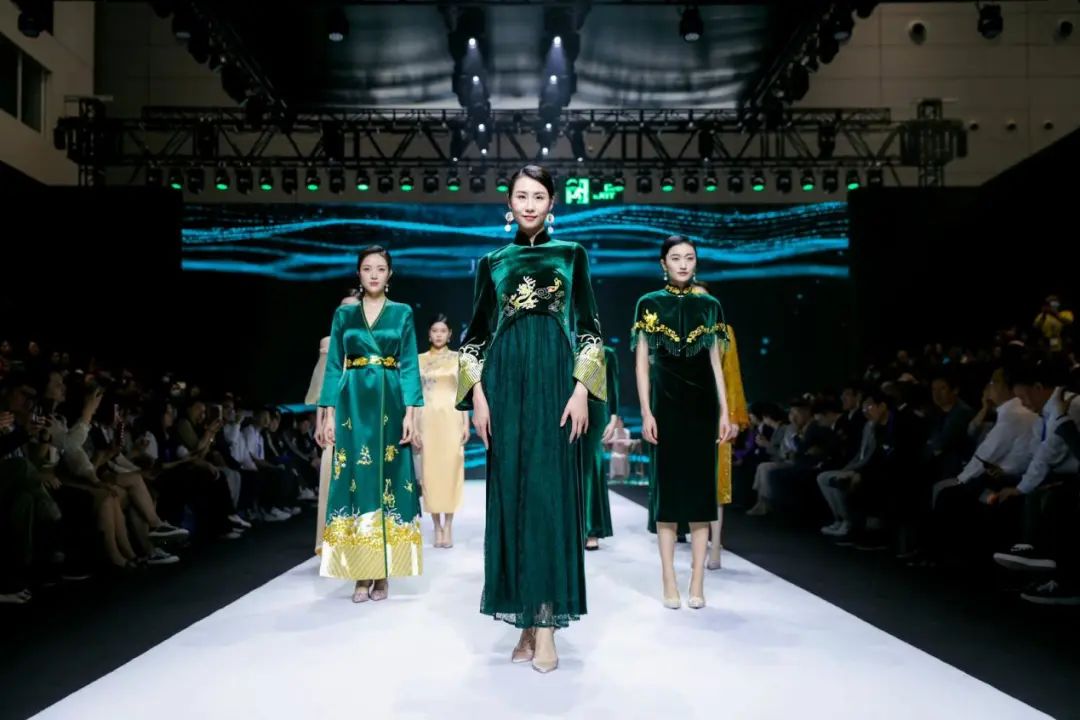 齊聚盛會(huì)！FS深圳國(guó)際服裝供應(yīng)鏈博覽會(huì)、深圳原創(chuàng)時(shí)裝周、PVSZ盛大啟幕