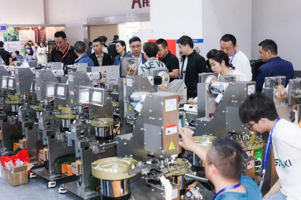 潮起江城，面向未來(lái) | 2023武漢國(guó)際紡織面料及輔料博覽會(huì)啟幕