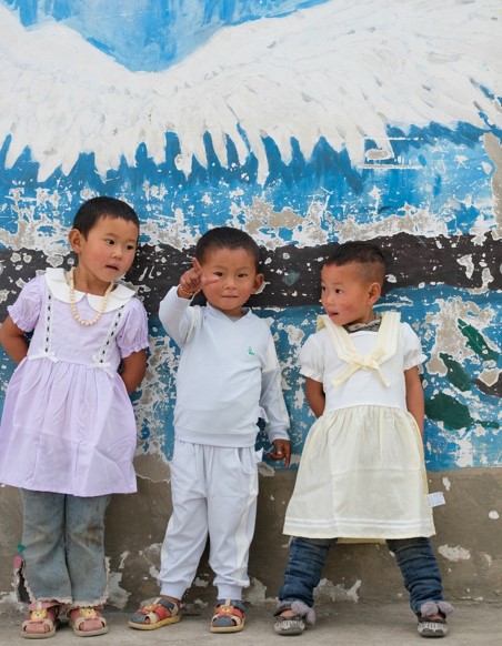 益路攜手 守護未來 蘭精纖維向愛慕公益基金會捐贈愛心物品