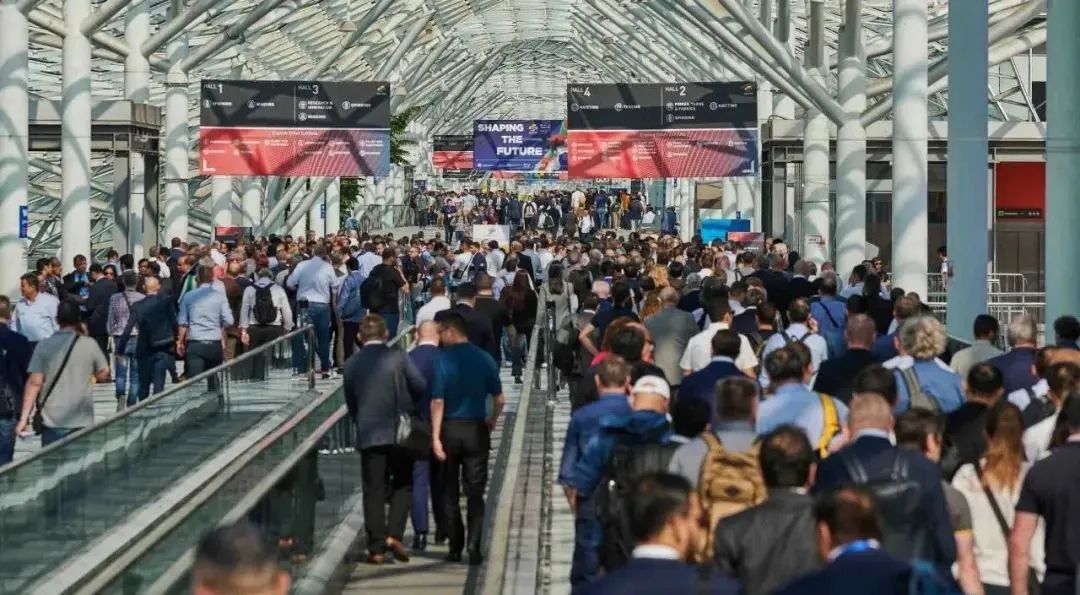 &ldquo;變革紡織世界&rdquo;ITMA2023在意大利米蘭隆重開幕，國際紡織機械聯(lián)合展舉行觀眾推介活動。