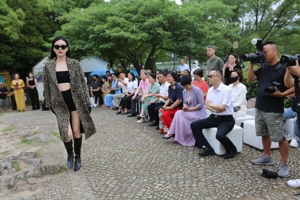 &ldquo;CHOICE YIN&rdquo; 尹的選擇驚艷河姆渡，演繹跨越七千年的時(shí)尚與文明的對(duì)話