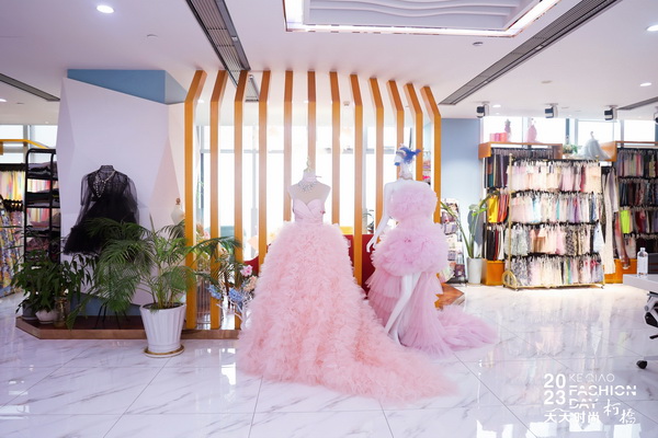 精準(zhǔn)對(duì)接，暢談合作！經(jīng)緯大師梁宇走進(jìn)柯橋面料企業(yè)