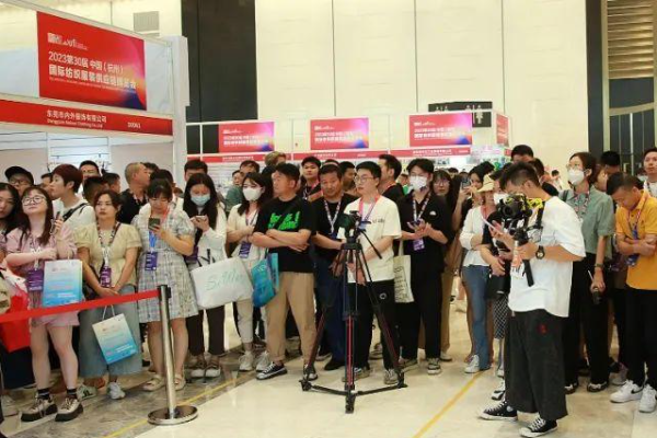 新風(fēng)尚、新格局、新起點，第三十屆中國杭州國際紡織服裝供應(yīng)鏈博覽會盛大開幕。