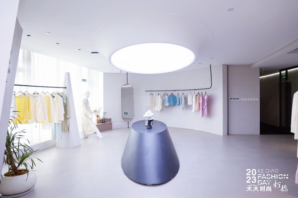 精準(zhǔn)對(duì)接，暢談合作！經(jīng)緯大師梁宇走進(jìn)柯橋面料企業(yè)