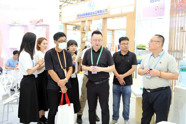 山東292家企業(yè)齊聚31屆華交會，青島家紡展團(tuán)大放異彩