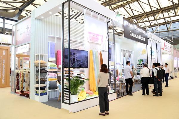 山東292家企業(yè)齊聚31屆華交會，青島家紡展團(tuán)大放異彩