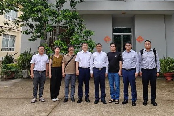 中國(guó)紡織品進(jìn)出口商會(huì)會(huì)長(zhǎng)曹甲昌率會(huì)員企業(yè)赴越南訪問(wèn)