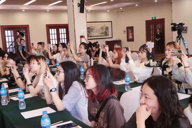 學(xué)在南山，益在長(zhǎng)遠(yuǎn) &ldquo;南山智尚杯&rdquo;2023年中國(guó)職業(yè)裝設(shè)計(jì)大賽暨交通運(yùn)輸行業(yè)制服設(shè)計(jì)大賽大師課結(jié)課！