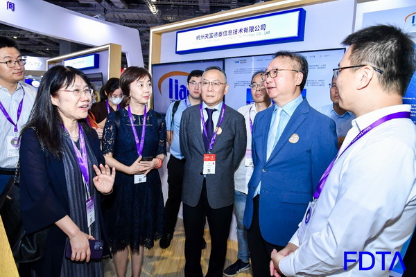 聚焦五大應(yīng)用場景，Digital Fashion推動(dòng)數(shù)字技術(shù)與時(shí)尚產(chǎn)業(yè)有機(jī)融合