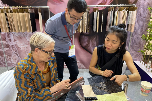 勁速實(shí)業(yè)再次火爆INTERFOLIRER展