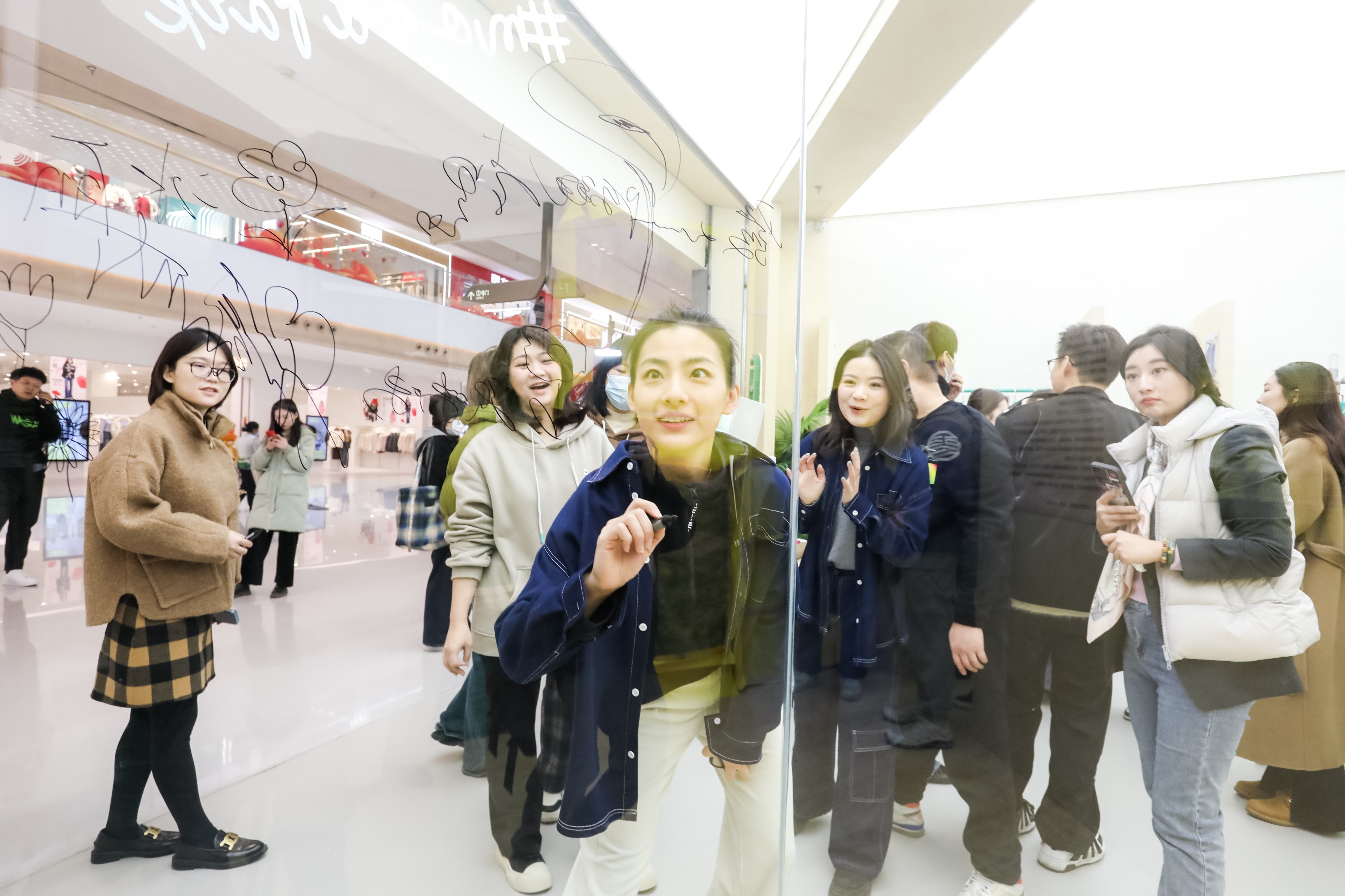 YLI外里全國(guó)首店 用運(yùn)動(dòng)與藝術(shù)帶你打破&ldquo;野蠻邊界&rdquo;