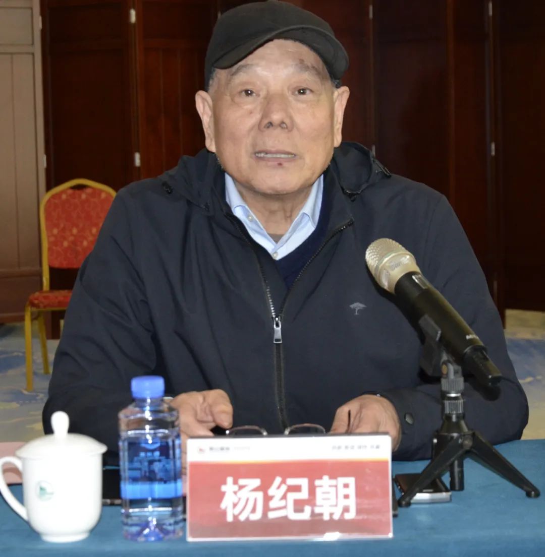 山東省紡織服裝行業(yè)協(xié)會(huì)第五屆第四次輪值會(huì)長(zhǎng)會(huì)議在煙臺(tái)南山召開(kāi)