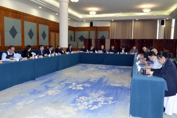 南山論劍  共謀大道--山東省紡織服裝行業(yè)協(xié)會(huì)第五屆第四次輪值會(huì)長(zhǎng)會(huì)議在煙臺(tái)南山召開(kāi)