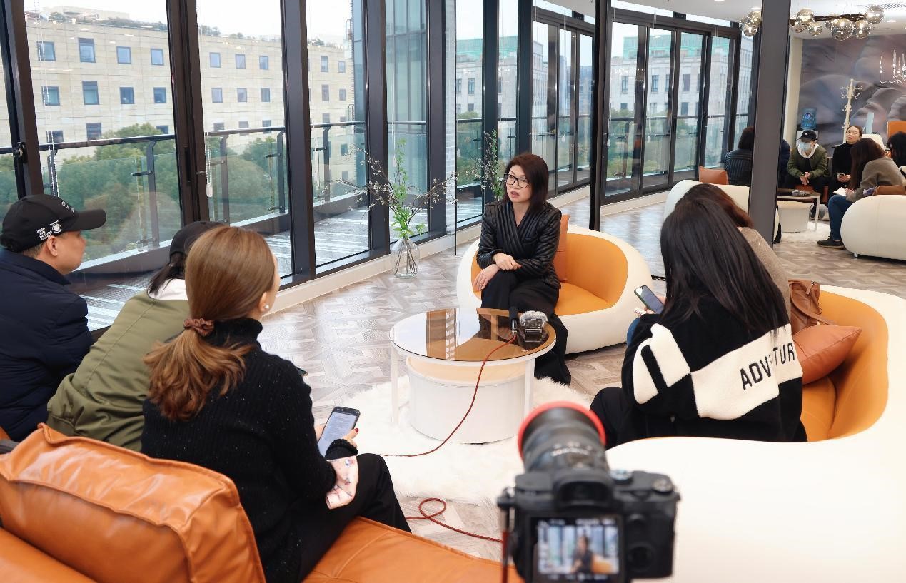 當(dāng)玖姿JUZUI遇上王陶Taoray Wang，開(kāi)啟進(jìn)階國(guó)際品牌的&ldquo;繁花&rdquo;時(shí)代！