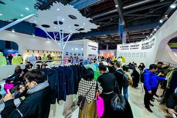 全球防曬服 就看駐馬店&mdash;&mdash;駐馬店防曬服基地驚艷亮相中國國際服飾博覽會