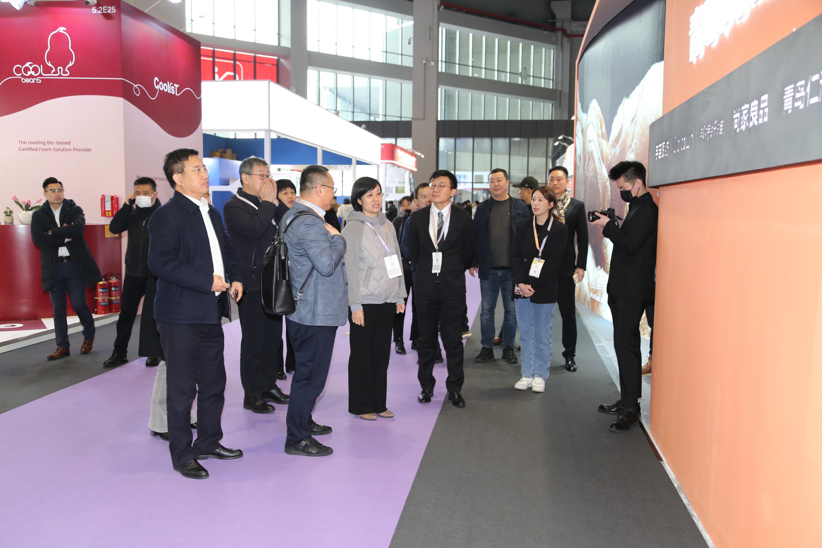 青島組團(tuán)參加intertextile家紡展，副市長趙燕一行蒞臨考察