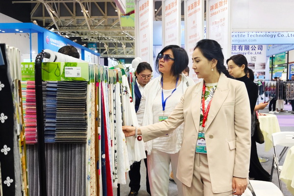 向&ldquo;新&rdquo;而生 逐&ldquo;質(zhì)&rdquo;而行！2024中國(guó)紹興柯橋國(guó)際紡博會(huì)（春季） 隆重開幕