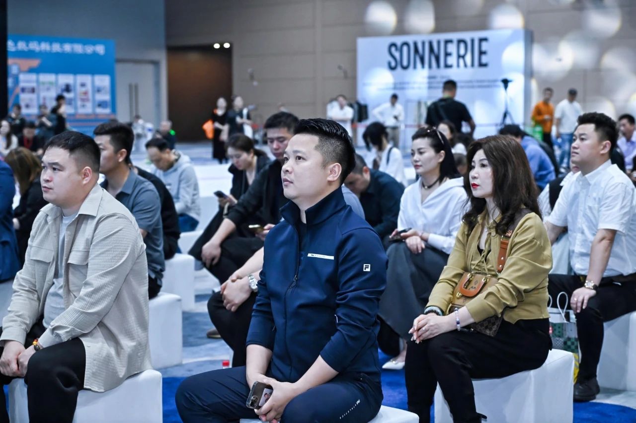 好面料在柯橋聚集2024中國(guó)面料之星啟動(dòng)儀式暨知名服飾品牌趨勢(shì)交流分享會(huì)在紹興國(guó)際會(huì)展中心成功舉辦。