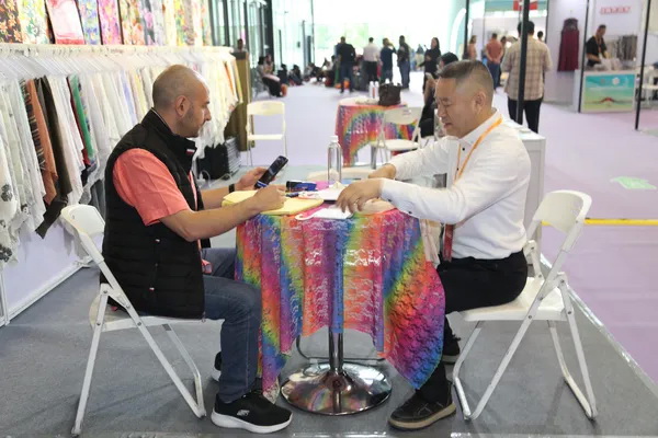 向&ldquo;新&rdquo;而生 逐&ldquo;質(zhì)&rdquo;而行！2024中國(guó)紹興柯橋國(guó)際紡博會(huì)（春季） 隆重開幕