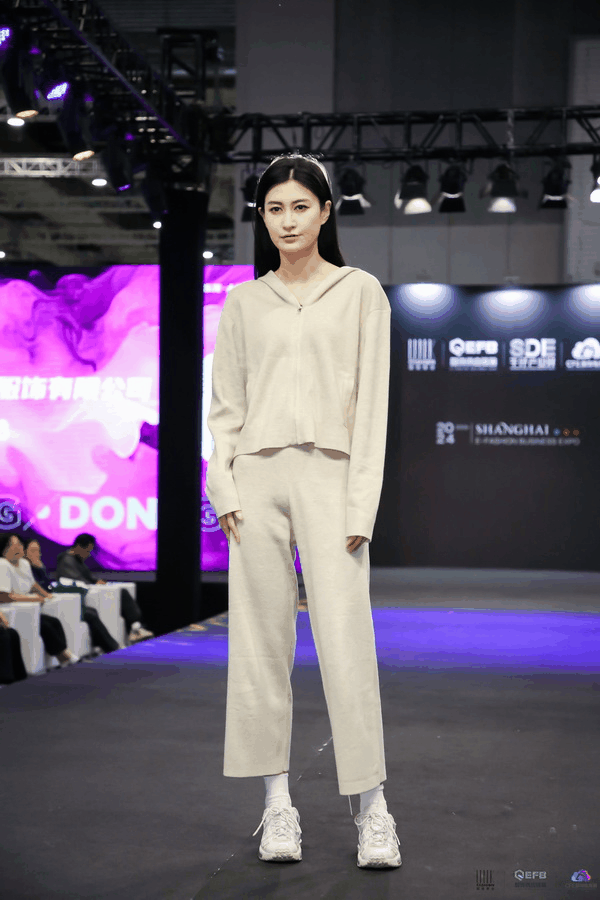 中國品牌日｜大朗毛織16家企業(yè)亮相EFB上海服飾供應(yīng)鏈展，共繪產(chǎn)業(yè)新篇章