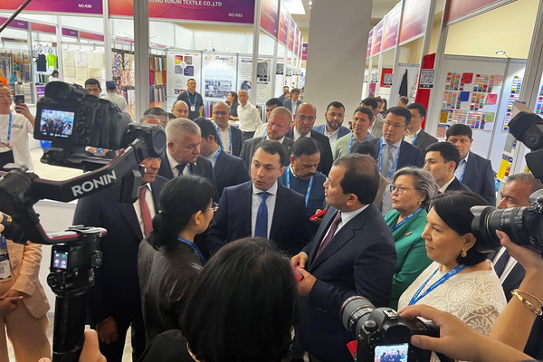 46家企業(yè)組團(tuán)參展！柯橋首個(gè)中亞紡織展在烏茲別克斯坦舉行