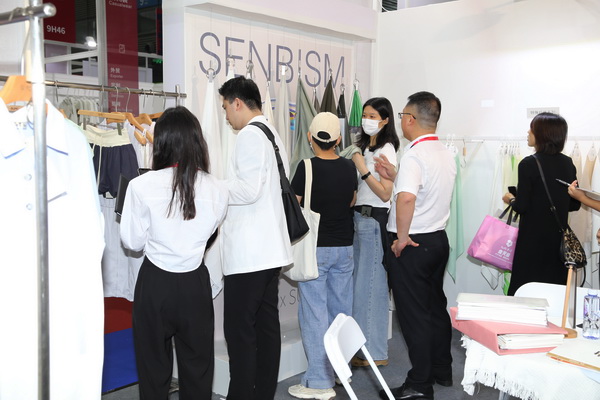 覓良品，謀合作！2024intertextile大灣區(qū)展組織服裝設(shè)計師組隊走進中國流行面料入圍企業(yè)