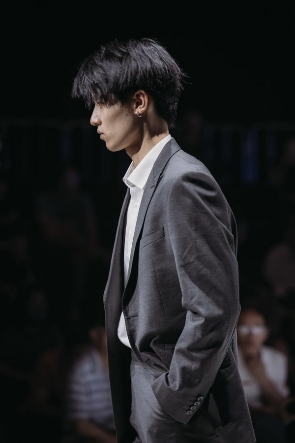 致力于打造民族定制品牌！艾思萊薩新品在天津時(shí)裝周圓滿(mǎn)發(fā)布