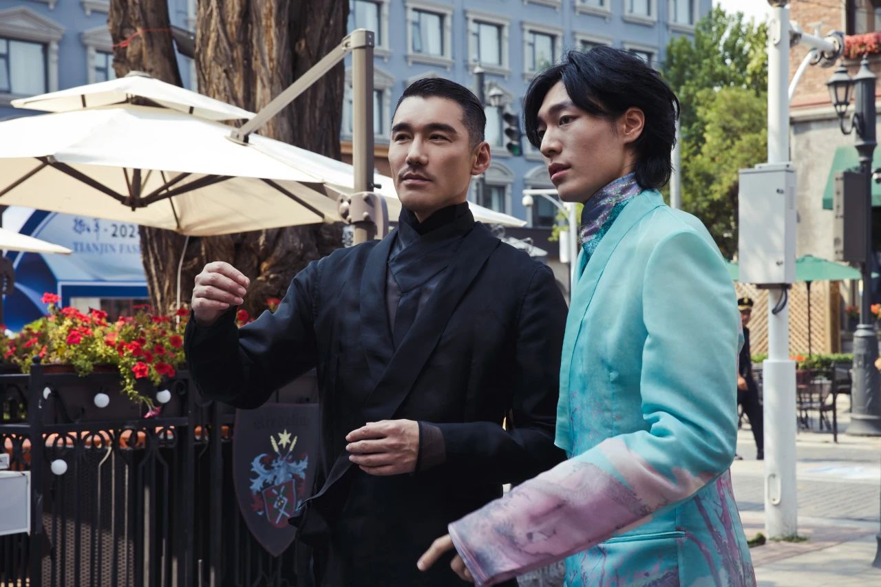 兵哥對話天津時裝周 | 中國首席超模胡兵親臨著名愛國實業(yè)家宋棐卿先生辦公樓共話東方時尚新生力