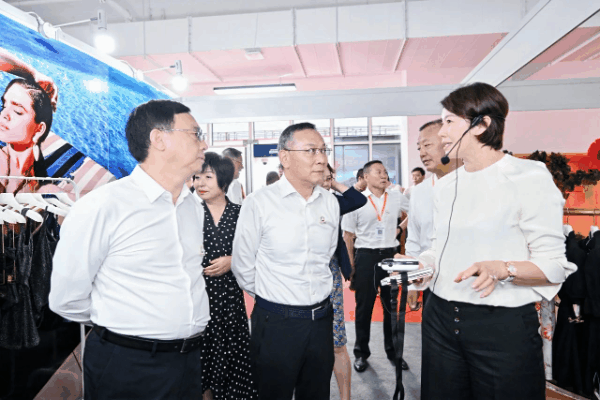 &ldquo;泳&rdquo;動興城！2024東北亞（興城）國際泳裝博覽會開幕