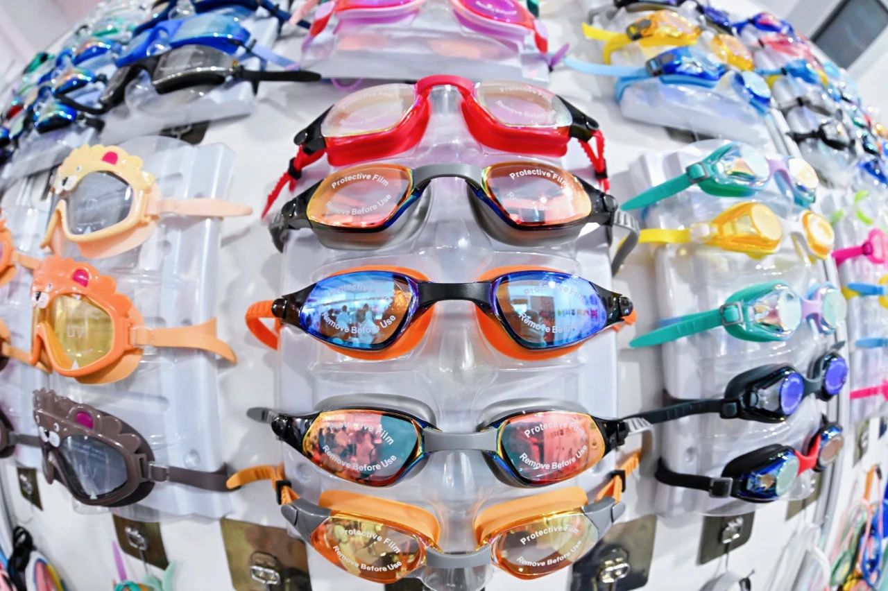 &ldquo;泳&rdquo;動興城！2024東北亞（興城）國際泳裝博覽會開幕