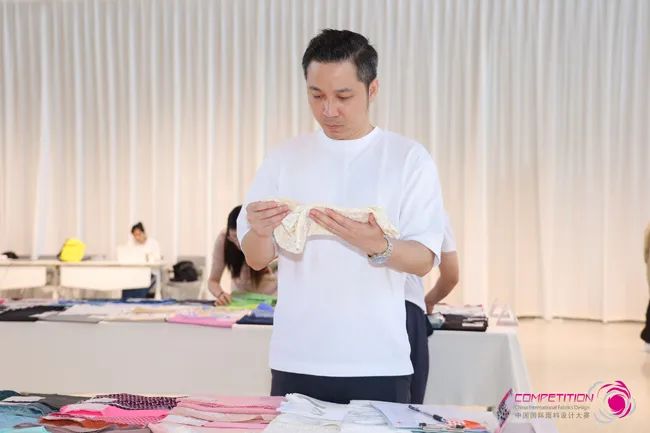 中國流行面料如何煥新當代設計？聯動雅瑩集團，這場評審會為好創(chuàng)意持續(xù)加碼