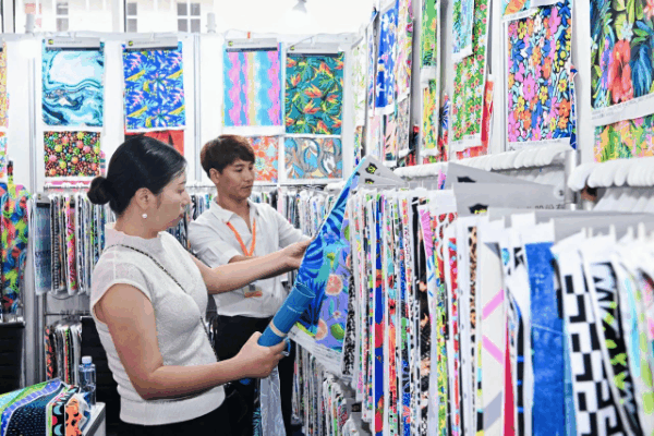 &ldquo;泳&rdquo;動興城！2024東北亞（興城）國際泳裝博覽會開幕