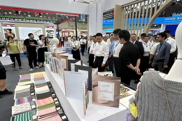 36家毛織企業(yè)抱團(tuán)參展中國(guó)（鄂爾多斯）國(guó)際羊絨羊毛展覽會(huì)，提升大朗品牌知名度 