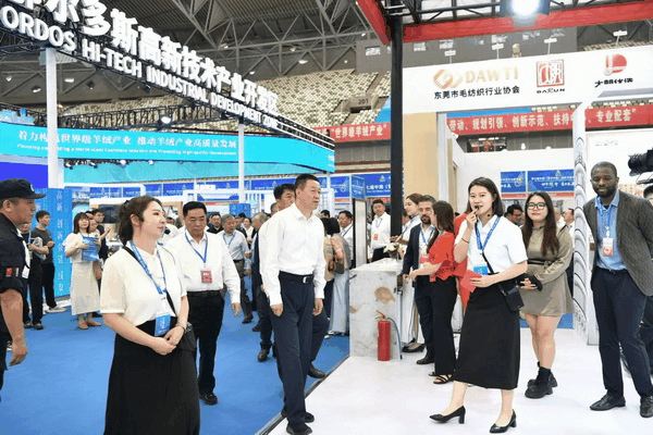 36家毛織企業(yè)抱團(tuán)參展中國(guó)（鄂爾多斯）國(guó)際羊絨羊毛展覽會(huì)，提升大朗品牌知名度 