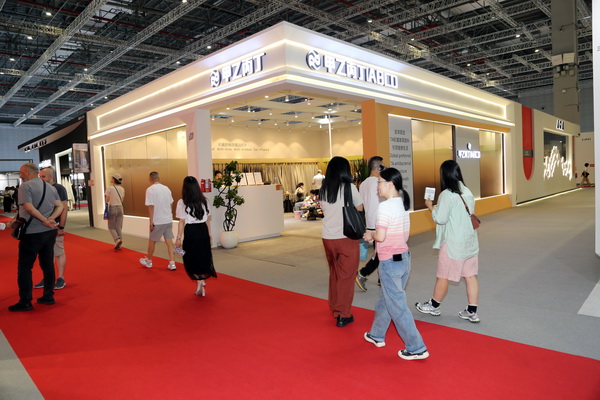 7A家具面料亮相2024intertextile秋冬家紡展，引起圍觀