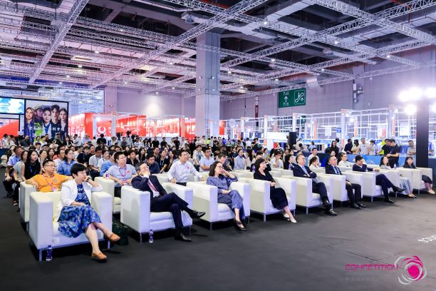 用設(shè)計(jì)，共繪產(chǎn)業(yè)夢想藍(lán)圖！2024中國國際面料設(shè)計(jì)大賽再譜新篇