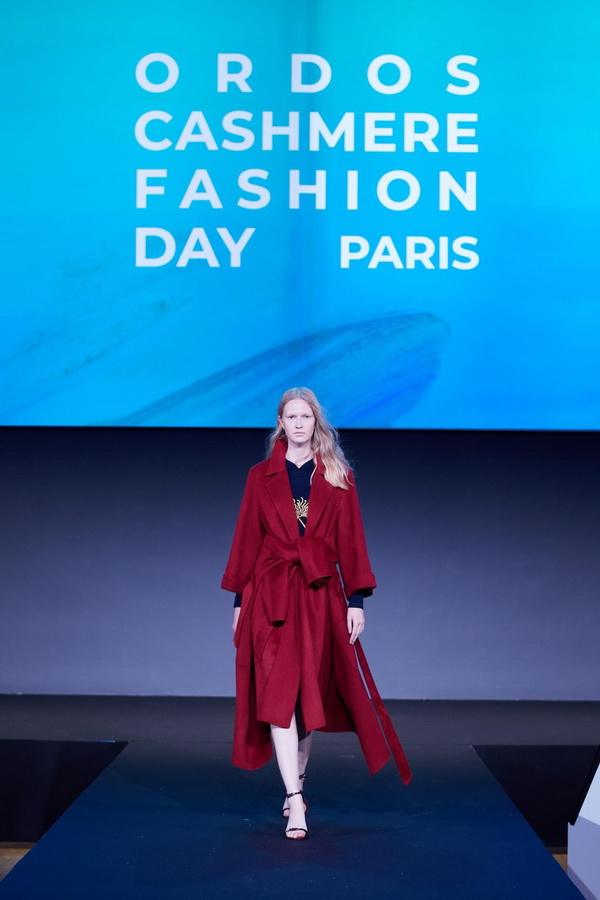 乘風(fēng)馭海，踏浪而升，鄂爾多斯市羊絨時(shí)尚日強(qiáng)勢(shì)登陸巴黎時(shí)裝周