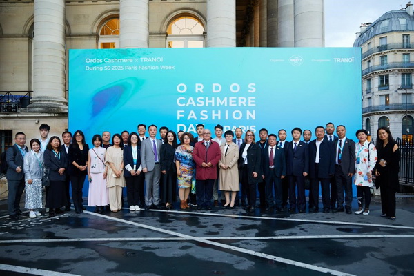 乘風(fēng)馭海，踏浪而升，鄂爾多斯市羊絨時(shí)尚日強(qiáng)勢(shì)登陸巴黎時(shí)裝周