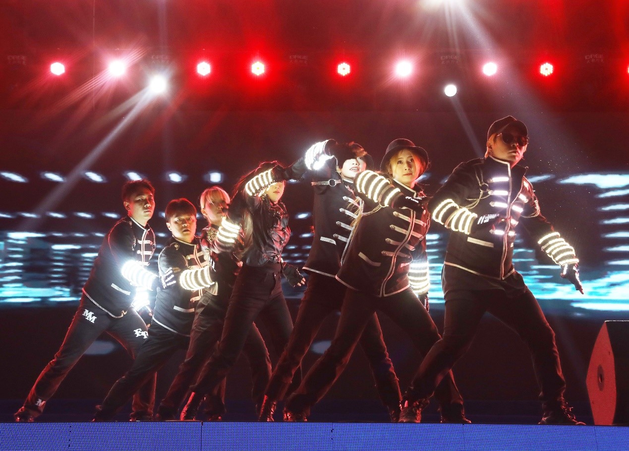 北緯40度再現(xiàn)百強(qiáng)海城新質(zhì)崛起，數(shù)智服尚續(xù)寫霓裳西柳電商傳奇