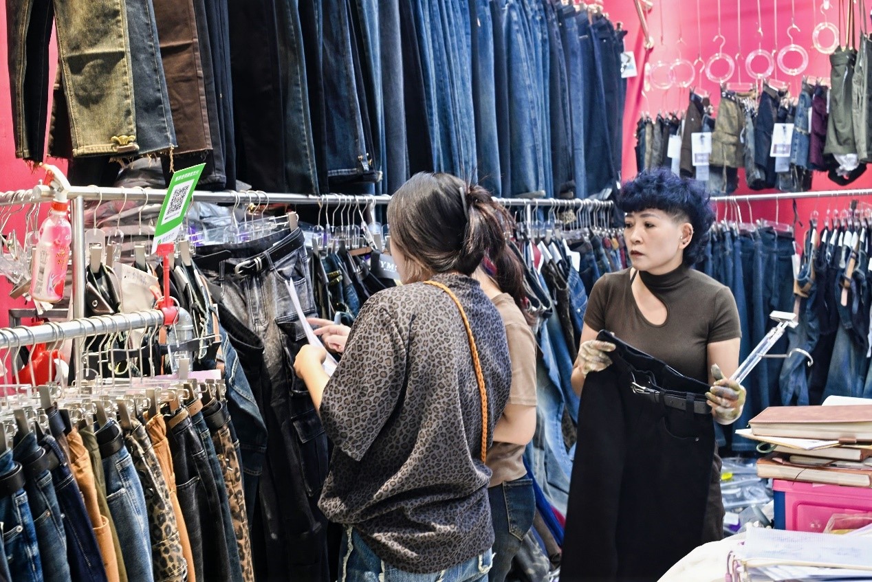 北緯40度再現(xiàn)百強(qiáng)海城新質(zhì)崛起，數(shù)智服尚續(xù)寫霓裳西柳電商傳奇