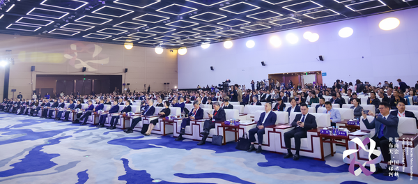 “時(shí)尚境界 新質(zhì)未來(lái)”--2024第七屆世界布商大會(huì)于柯橋舉行