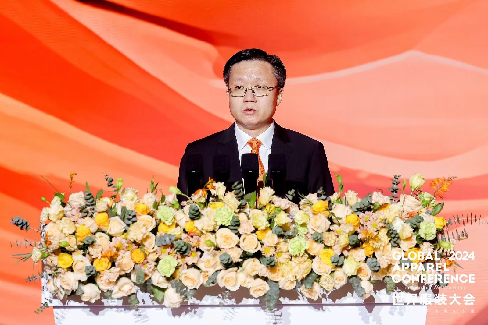 &ldquo;融和&rdquo;20個(gè)國(guó)家和地區(qū)服裝精英，2024世界服裝大會(huì)在東莞虎門(mén)開(kāi)幕